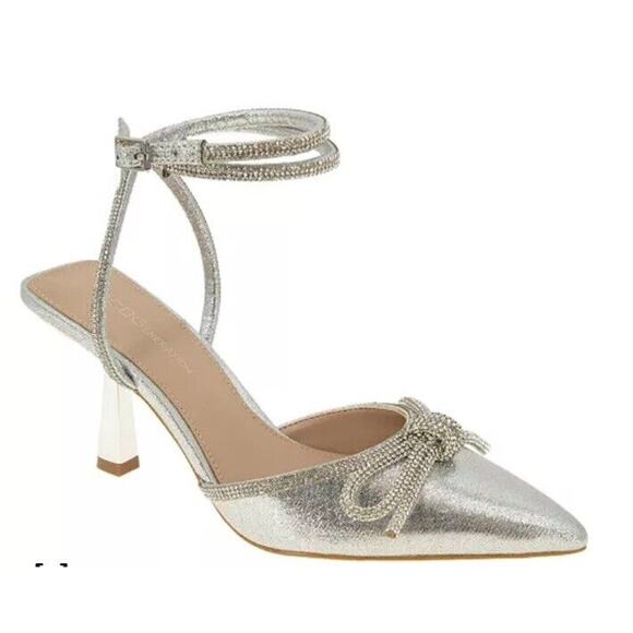 BCBG Idly Crystal Bow Ankle Strap Heel Rhinestone Size 9 NEW Pointed Toe Pump - Picture 1 of 12